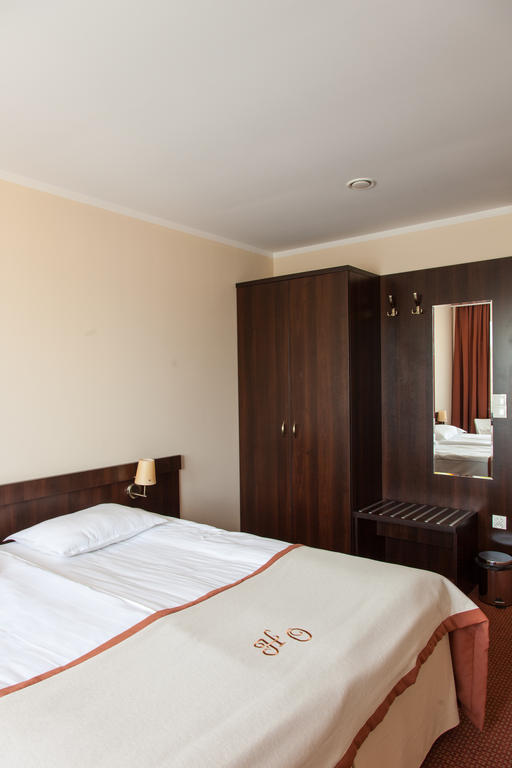 Hotel Ostrawa Wodzisław Śląski Exteriör bild