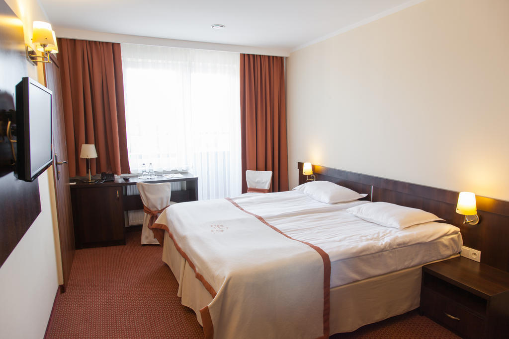 Hotel Ostrawa Wodzisław Śląski Exteriör bild