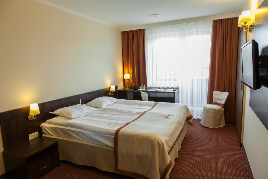Hotel Ostrawa Wodzisław Śląski Exteriör bild