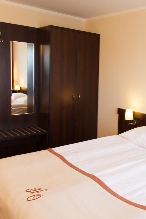 Hotel Ostrawa Wodzisław Śląski Exteriör bild