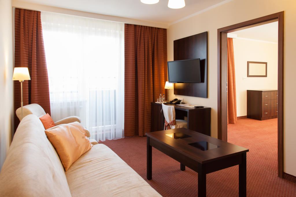 Hotel Ostrawa Wodzisław Śląski Rum bild