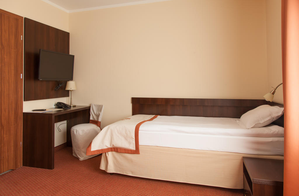 Hotel Ostrawa Wodzisław Śląski Rum bild