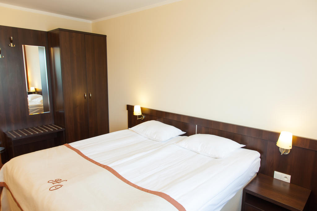 Hotel Ostrawa Wodzisław Śląski Rum bild