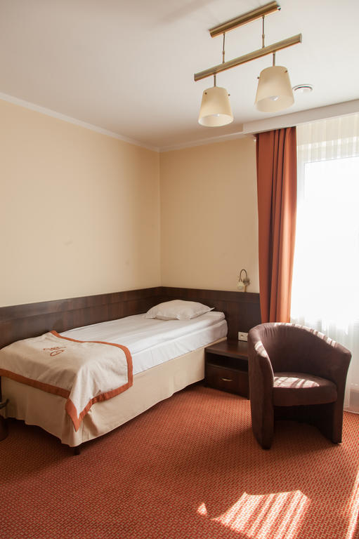 Hotel Ostrawa Wodzisław Śląski Rum bild