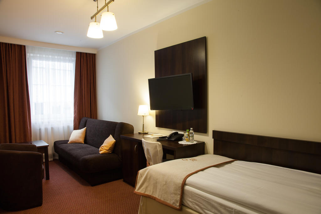Hotel Ostrawa Wodzisław Śląski Rum bild